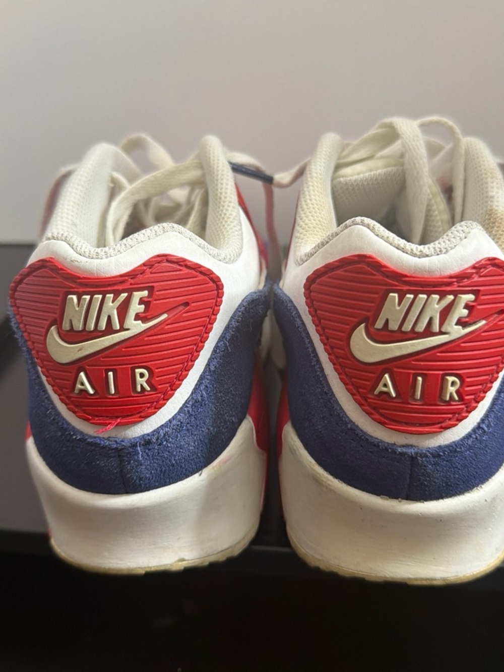 Nike Kids Air Sneakers in White / Red / Blue
